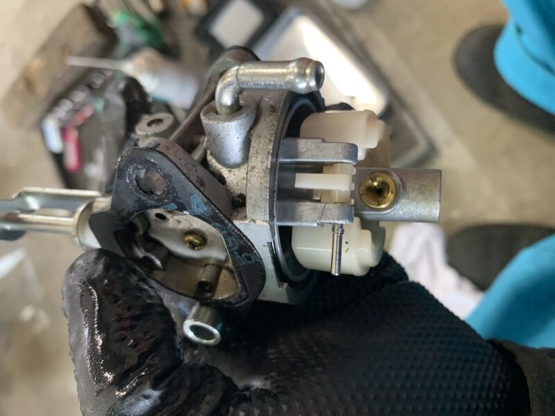 フロート　キャブレター